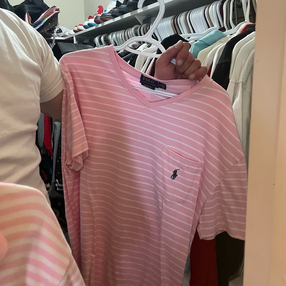 2 men’s polo T-shirt’s one collared one none collar T-shirt